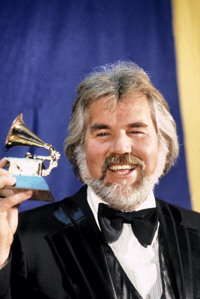 Kenny Rogers receives Grammy award 1980 © 1980 Gunther
