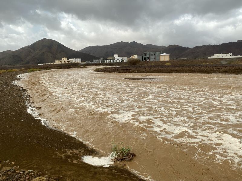 Heavy rains fell in Al Khaboura in the governorate of North Al Batinah.