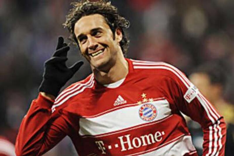 Bayern Munich will hope the striker Luca Toni will seal their passage to the Champions League knockout phase when they meet Steaua Bucharest.