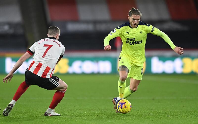 SHEFFIELD, ENGLAND - JANUARY 12: Newcastle player Jeff Hendrick in action during the Premier League match between Sheffield United and Newcastle United at Bramall Lane on January 12, 2021 in Sheffield, England. Sporting stadiums around England remain under strict restrictions due to the Coronavirus Pandemic as Government social distancing laws prohibit fans inside venues resulting in games being played behind closed doors. (Photo by Stu Forster/Getty Images)