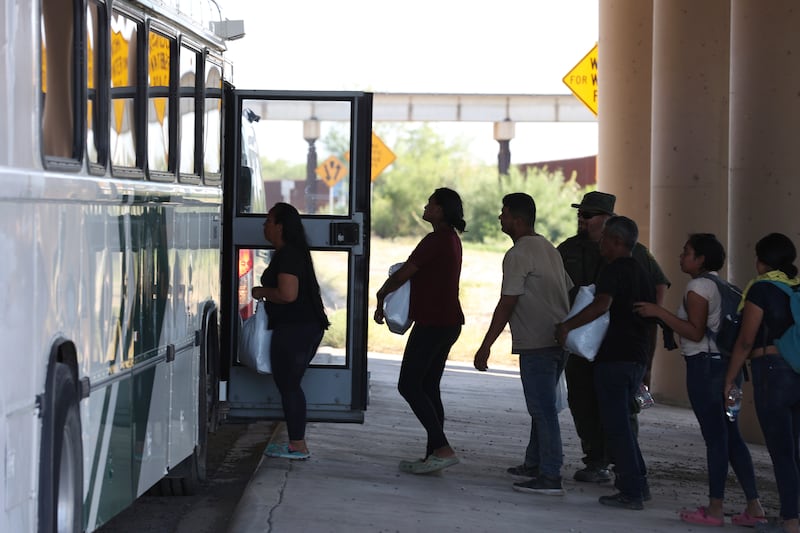 Migrants in Eagle Pass, Texas. AP 