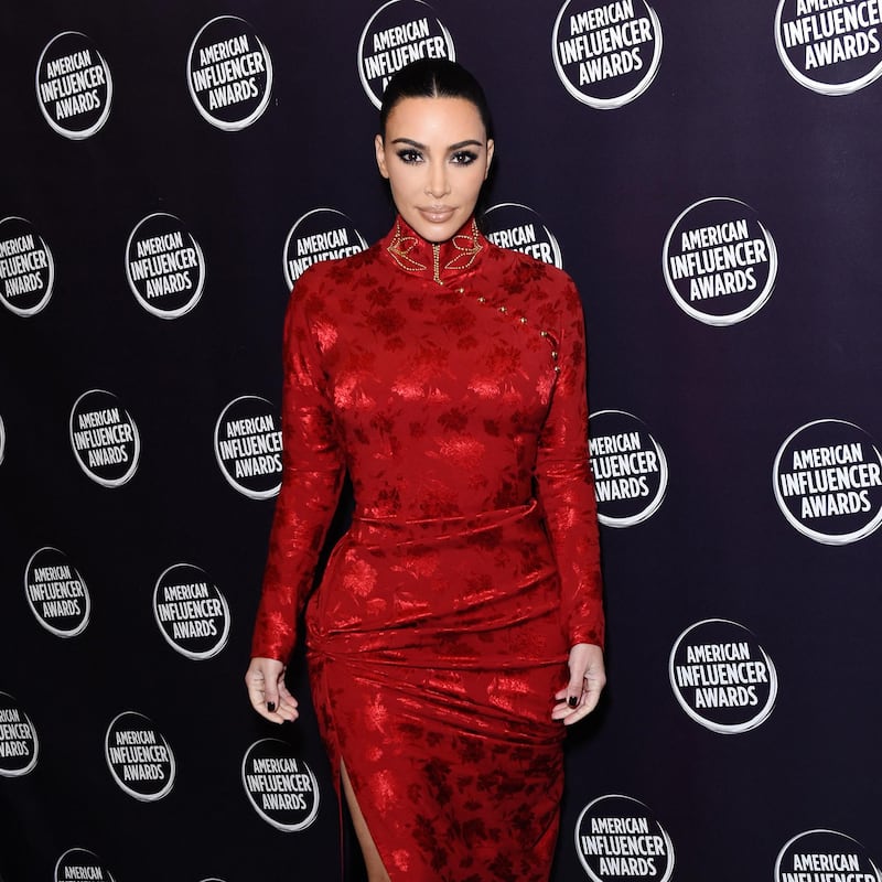 HOLLYWOOD, CALIFORNIA - NOVEMBER 18: (EDITORS NOTE: Retransmission with alternate crop.) Kim Kardashian attends the 2nd Annual American Influencer Awards at Dolby Theatre on November 18, 2019 in Hollywood, California.   Presley Ann/Getty Images for American Influencer Awards /AFP (Photo by Presley Ann / GETTY IMAGES NORTH AMERICA / Getty Images via AFP)