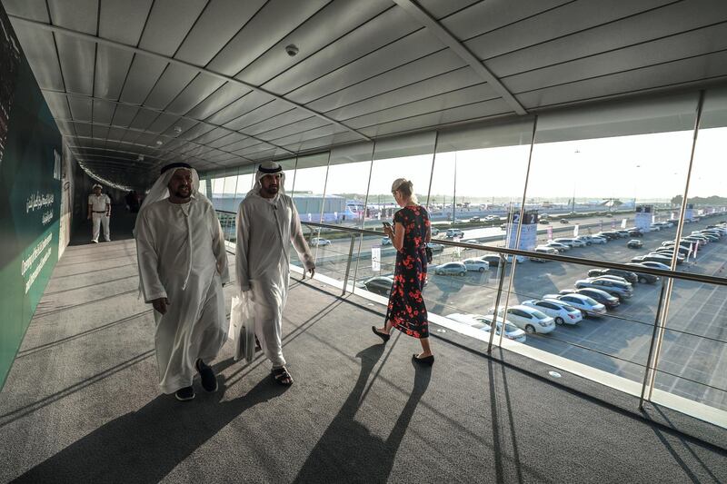 Abu Dhabi, U.A.E., October 17, 2018.  
Abu Dhabi International Boat Show 2018. --Visitors at the Marina overpass.
Victor Besa / The National
Section:  NA
Reporter:  John Dennehy