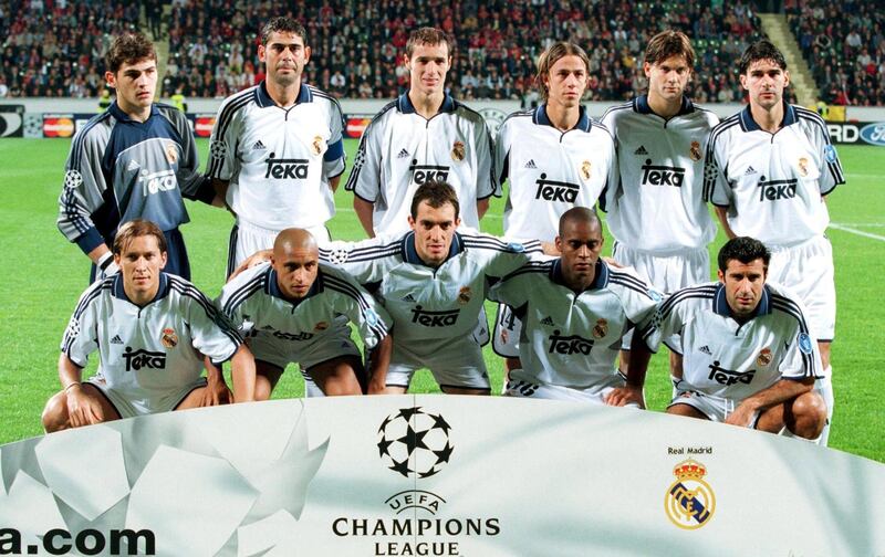 LEVERKUSEN, GERMANY - SEPTEMBER 27:  CHAMPIONS LEAGUE 00/01, Leverkusen; BAYER O4 LEVERKUSEN - REAL MADRID 2:3; Hintere Reihe v.l.n.r.: TORWART Iker CASILLAS, Fernando HIERRO, HELGUERA, GUTI,Santiago SOLARI, Aitor KARANKA; Vordere Reihe v.l.n.r.: Michel SALGADO, Roberto CARLOS, Pedro MUNITIS, Flavio CONCEICAO, Luis FIGO/TEAM MADRID  (Photo by Sandra Behne/Bongarts/Getty Images)