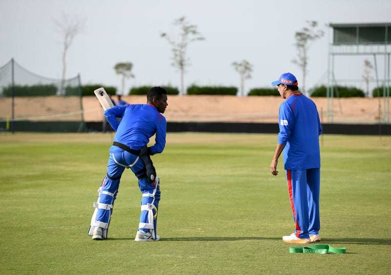 Robin Singh leads MI Emirates training at Zayed Cricket Stadium. Khushnum Bhandari / The National
