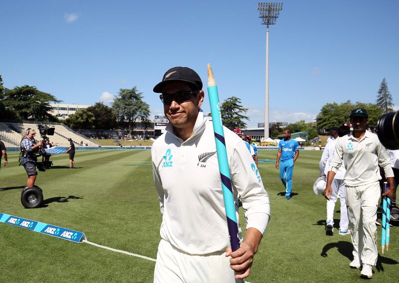 Ross Taylor of New Zealand leaves the field at the end of play during day four of the second Test cricket match between New Zealand and the West Indies at Seddon Park in Hamilton on December 12, 2017. / AFP PHOTO / MICHAEL BRADLEY
