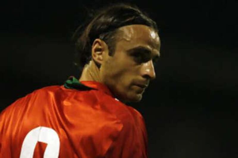 The Spurs striker Dimitar Berbatov is poised to leave White Hart Lane and sign for Manchester United.