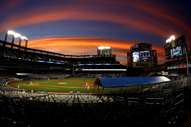 Atlanta Braves take on New York Mets during the third inning at Citi Field. Brad Penner