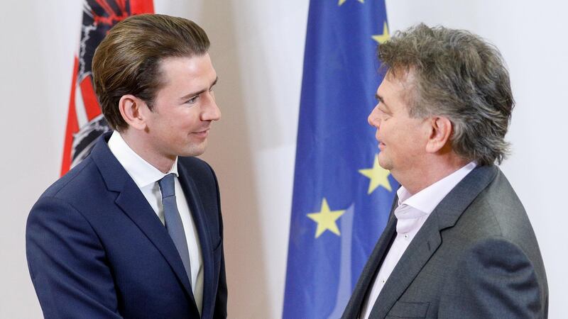 epa08098297 Leader of Austrian People's Party (OeVP), Sebastian Kurz (L) and Leader of the Austrian Green Party, Werner Kogler (R) during a press statement after coalition negotiations for a new Austrian government at the Winter Palace of Prince Eugene in Vienna, Austria, 01 January 2020.Kurz and Kogler agree on a coalition of the OeVP and the Green Party to form a new government.  EPA/FLORIAN WIESER