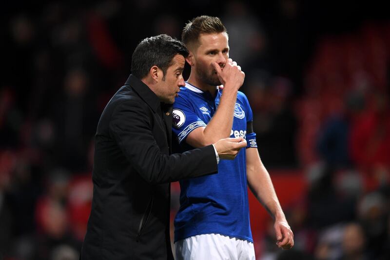 MANCHESTER, ENGLAND - OCTOBER 28:  Marco Silva, Manager of Everton talks to Gylfi Sigurdsson of Everton following the Premier League match between Manchester United and Everton FC at Old Trafford on October 28, 2018 in Manchester, United Kingdom.  (Photo by Laurence Griffiths/Getty Images)