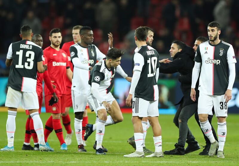 A pitch invader wants to go to Cristiano Ronaldo. EPA