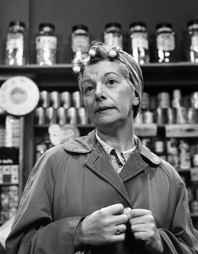 10th September 1970:  Actress Jean Alexander as Hilda Ogden in the television soap opera 'Coronation Street'.  (Photo by John Madden/Keystone/Getty Images) *** Local Caption ***  al29de-cover-alexander.jpg