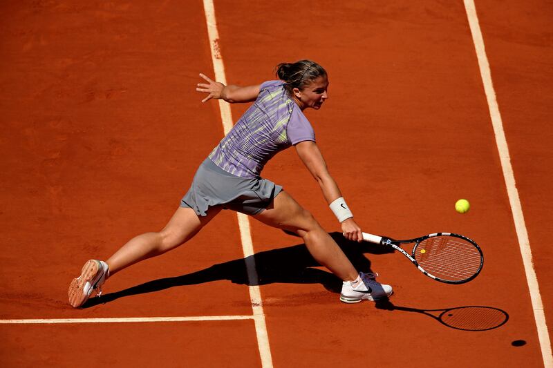 PARIS, FRANCE - JUNE 04:  Sara Errani of Italy plays a backhand  during her Women's Singles quarter-final match against Agnieszka Radwanska of Poland on day ten of the French Open at Roland Garros on June 4, 2013 in Paris, France.  (Photo by Clive Brunskill/Getty Images) *** Local Caption ***  169906625.jpg