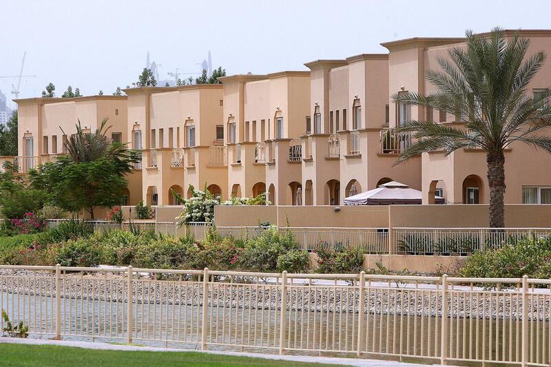 Meadows villas: Q1-Q2 2015 down 4%. Q2 2014-Q2 2015 down 8%. 3BR - Dh220,000 to Dh240,000. 4BR - Dh230,000 to Dh275,000. 5BR - Dh250,000 to Dh300,000. Pawan Singh / The National