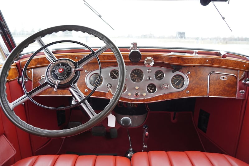 The dashboard and steering wheel of the Mercedes-Benz 770K.