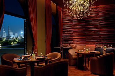 Li Jiang offers cosy dining with views of the Sheikh Zayed Grand Mosque. Photo: The Ritz-Carlton Abu Dhabi