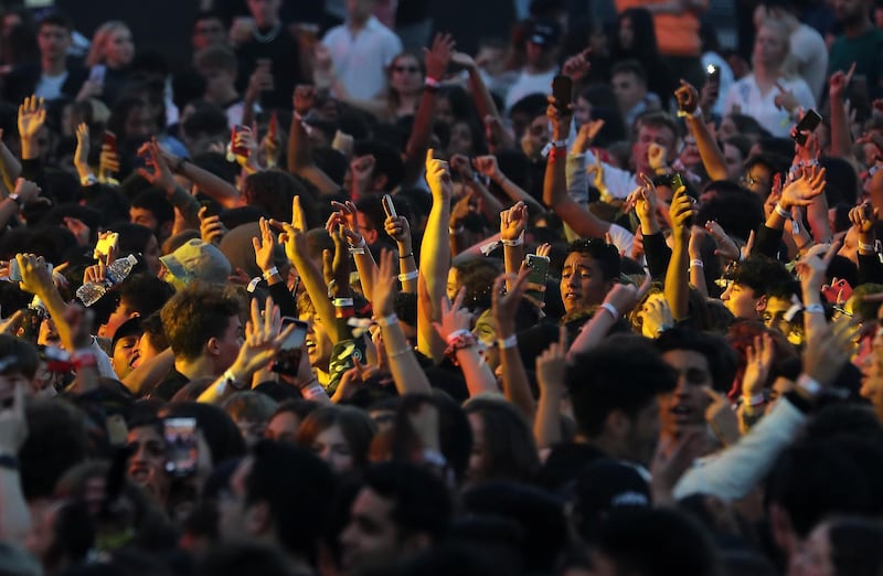 DUBAI , UNITED ARAB EMIRATES , Feb 7  – 2020 :- Crowd enjoying during the Redfest DXB held at Dubai Media City Amphitheatre in Dubai. ( Pawan Singh / The National ) For Arts & Culture. Story by Saeed 