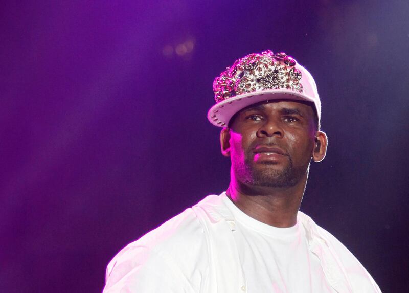 FILE PHOTO: U.S. vocalist, songwriter and producer R. Kelly performs on the final day of the St Lucia Jazz and Arts Festival at Pigeon Island National Landmark, in St. Lucia, May 12, 2013.  REUTERS/Andrea De Silva/File Photo