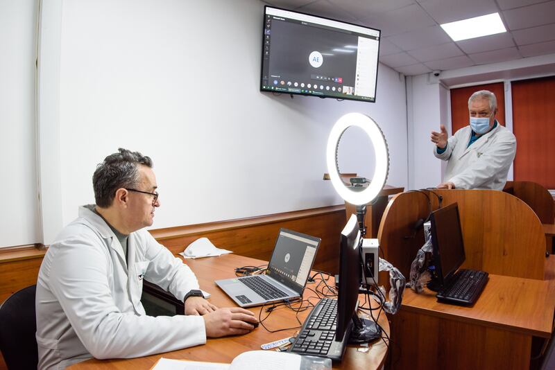 Professors prepare online material broadcast daily to students. Photo: Zaporizhzhia State Medical University