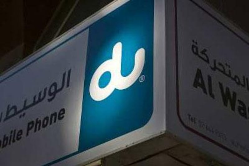 Mobile provider du says revenue and subscriber numbers are growing rapidly.