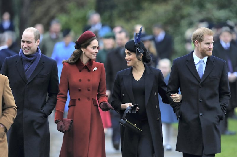 KING'S LYNN, ENGLAND - DECEMBER 25: (L-R) Prince William, Duke of Cambridge, Catherine, Duchess of Cambridge, Meghan, Duchess of Sussex and Prince Harry, Duke of Sussex arrive to attend Christmas Day Church service at Church of St Mary Magdalene on the Sandringham estate on December 25, 2018 in King's Lynn, England. (Photo by Stephen Pond/Getty Images)