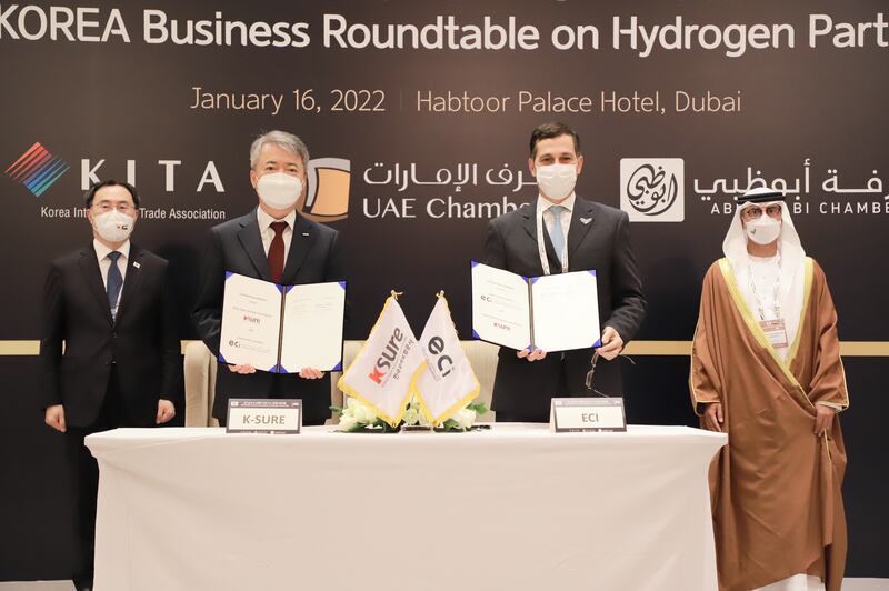 From right, UAE Minister of Energy and Infrastructure Suhail Al Mazrouei, ECI chief executive Massimo Falcioni, K-Sure chairman and president Inho Lee and Moon Sung-wook, South Korea's Minister of Trade, Industry and Energy, after the signing ceremony. Photo: ECI