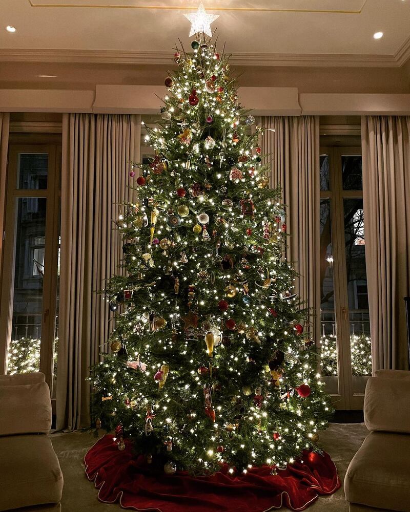 US talk show host Kelly Ripa showed off the stunning tree which adorns the New York home she shares with her actor husband, Mark Consuelos ,and their three children. 'Even though it’s 2020, she got dressed in her fancy red skirt and ready for the return of a certain someone …' wrote the ‘Live with Kelly and Ryan’ star of her tree. Instagram