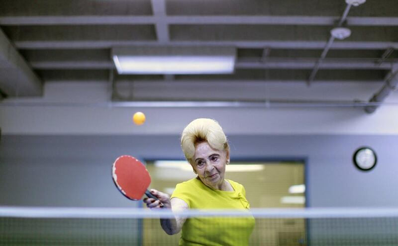 Alzheimer’s Ping Pong Therapy, Los Angeles, 2011, by Lucy Nicholson (American/British, born in England). Courtesy of Lucy Nicholson / Reuters