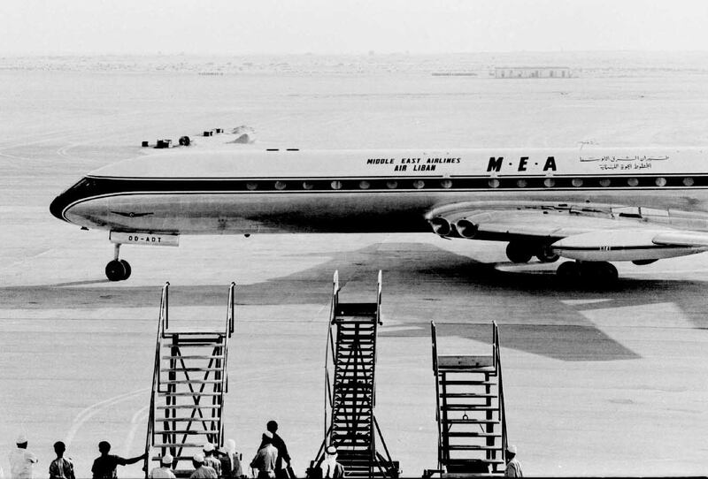 The first jet to land on the new runway at Dubai Airport in 1965 was a Comet from Middle East Airlines. Photo: Wikimedia Commons