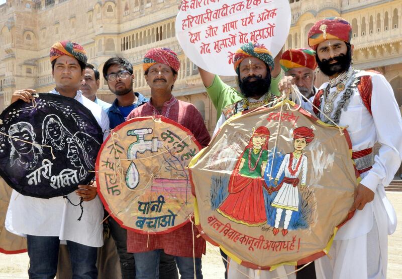 BIKANER, RAJASTHAN, INDIA - 2016/05/08: Rajasthani artists take part in an awareness campaign against child marriages on 'Akshaya Tritiya'. (Photo by Dinesh Gupta/Pacific Press/LightRocket via Getty Images)