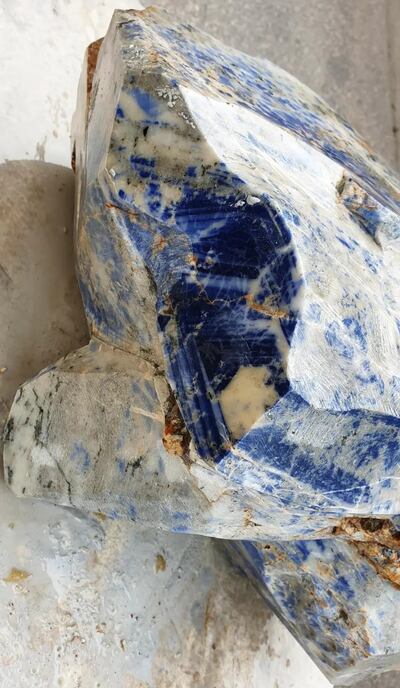 The Priceless Sapphire is the largest blue and white sapphire in the world. Photo: SM Share Management AG