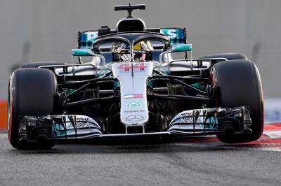 Mercedes' British driver Lewis Hamilton steers his car during the second practice session at the Yas Marina circuit on November 23, 2018, in Abu Dhabi, ahead of the Abu Dhabi Formula One Grand Prix. / AFP / GIUSEPPE CACACE
