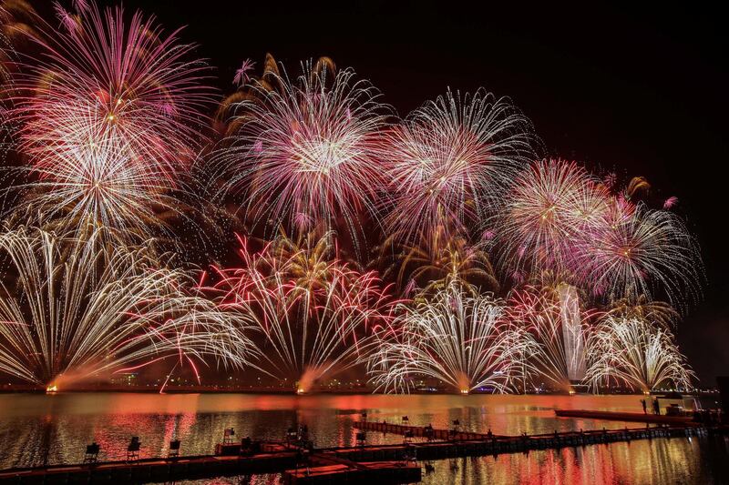 Abu Dhabi, United Arab Emirates, December 31, 2017.    Fireworks at the New Year’s Eve Countdown Village at the Abu Dhabi, Corniche Breakwater.
Victor Besa for The National.
National
Reporter:  John Dennehy