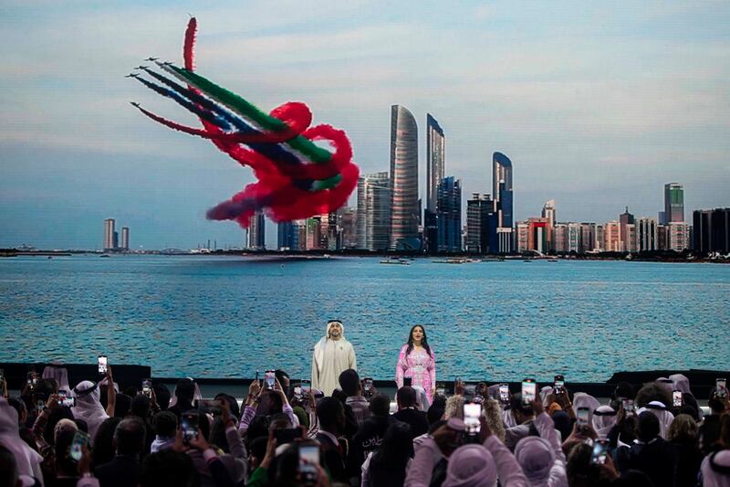 Al Jassmi and fellow Emirati singer Ahlam share the stage
