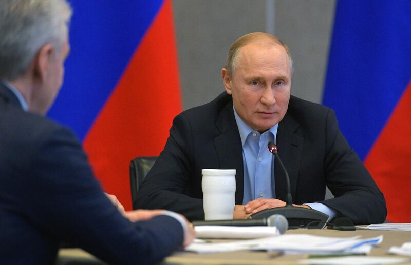 epa07184598 Russian President Vladimir Putin (C) chairs a State Council Presidium meeting in Yalta, Crimea, 23 November 2018.  EPA/ALEXEI DRUZHININ /SPUTNIK / KREMLIN POOL / POOL MANDATORY CREDIT