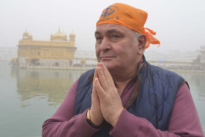 Rishi Kapoor pays his respects at the Sikh Golden Temple in Amritsar on December 13, 2016. AFP