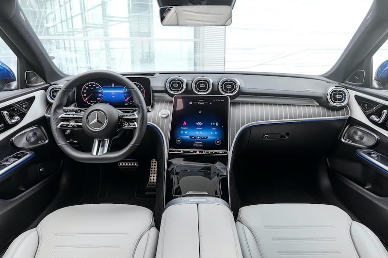 Mercedes-Benz C-Klasse T-Modell, 2021, Spektralblau, Leder zweifarbig Nevagrau/Schwarz. Interieur 

Mercedes-Benz C-Class Estate, 2021, spectral blue, neva grey/black leather. Interior 