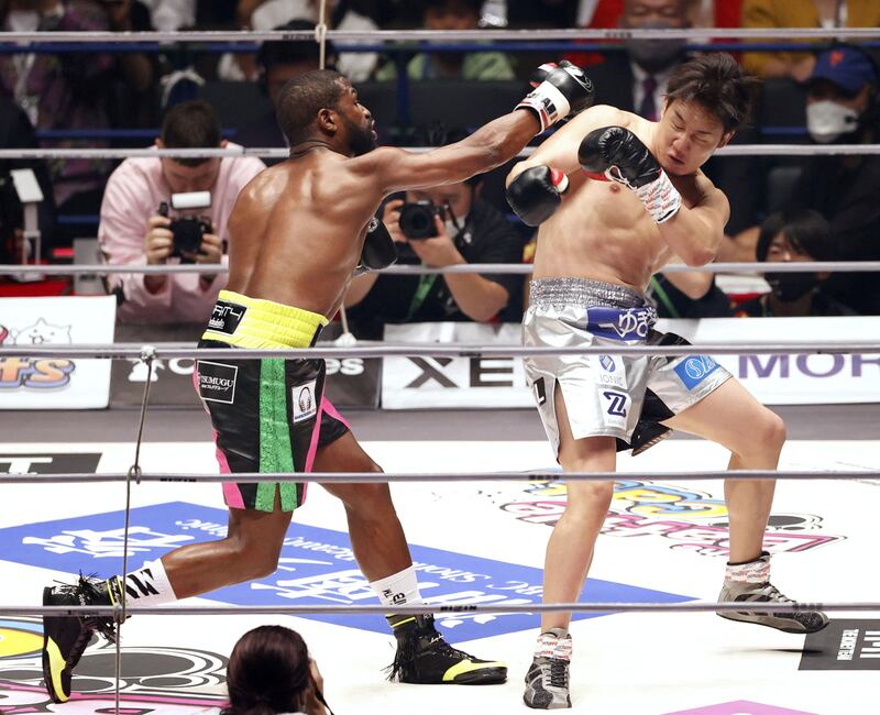 Mayweather takes control against Mikuru Asakura in Saitama. Reuters