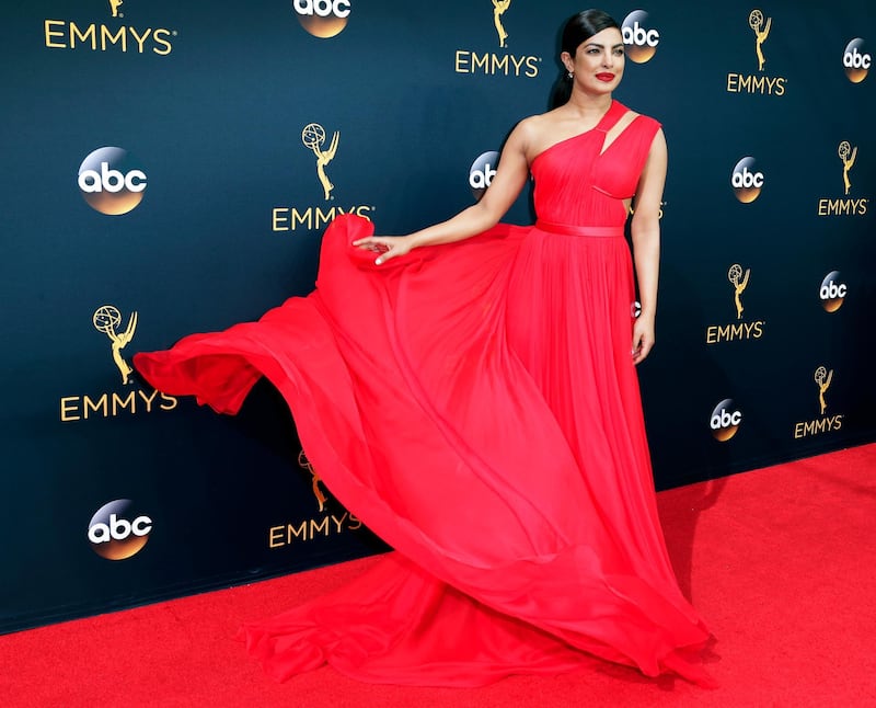 epa05547074 Priyanka Chopra arrives for the 68th annual Primetime Emmy Awards ceremony held at the Microsoft Theater in Los Angeles, California, USA, 18 September 2016. The Primetime Emmy Awards celebrate excellence in national primetime television programming.  EPA/PAUL BUCK