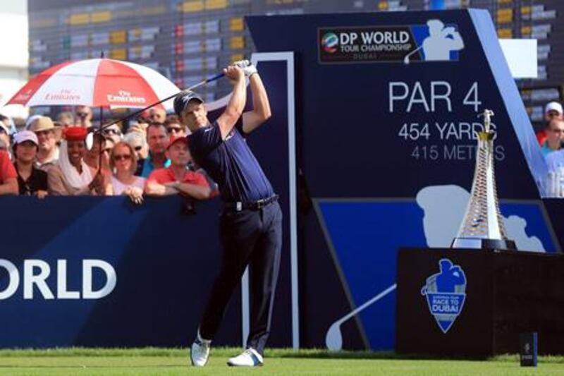 Luke Donald tees off on the final day of the DP World Tour Championship 2012