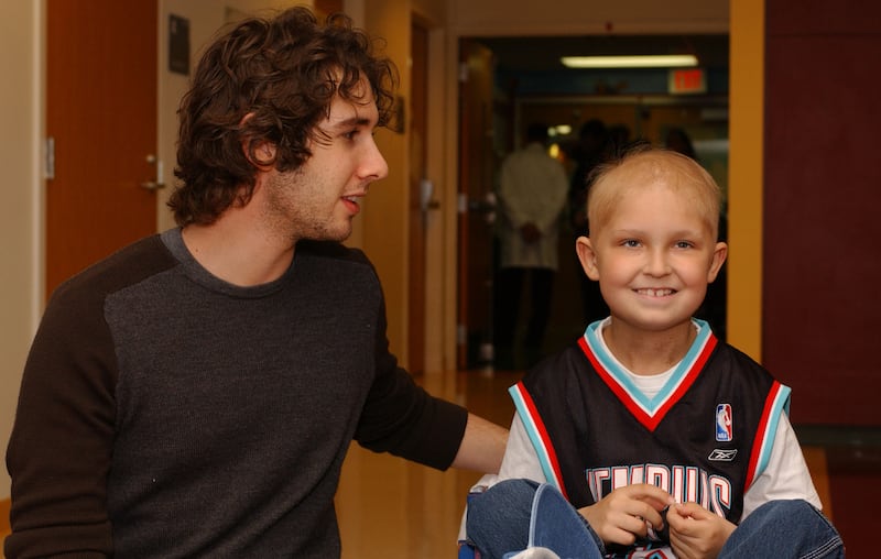 Singer Josh Groban (centre) at St Jude Children's Research Hospital Shower of Stars 40th Anniversary - Hospital Tour on April 26, 2003. Getty Images