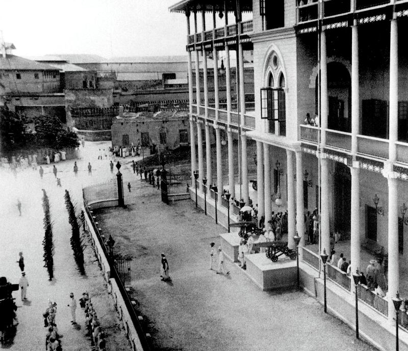 UNSPECIFIED - SEPTEMBER 16:  military parade at Stone Town in front of Beit-al-Ajaib (House of Wonders) in Zanzibar, Tanzania after 1896  (Photo by Apic/Getty Images)