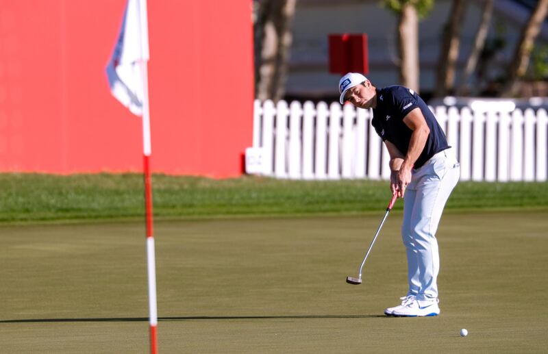 Abu Dhabi, United Arab Emirates, January 16, 2020.  2020 Abu Dhabi HSBC Championship.
Viktor Hovland on the 18th hole.
Victor Besa / The National
Section:  SP
Reporter:  Paul Radley and John McAuley