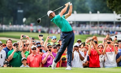 epa07042350 Rory McIlroy of Northern Ireland hits his tee shot on the fourth hole during the fourth round of the Tour Championship golf tournament and the FedEx Cup final at Eastlake Golf Club in Atlanta, Georgia, USA, 23 September 2018. Tournament play runs from 20 September to 23 September.  EPA/TANNEN MAURY
