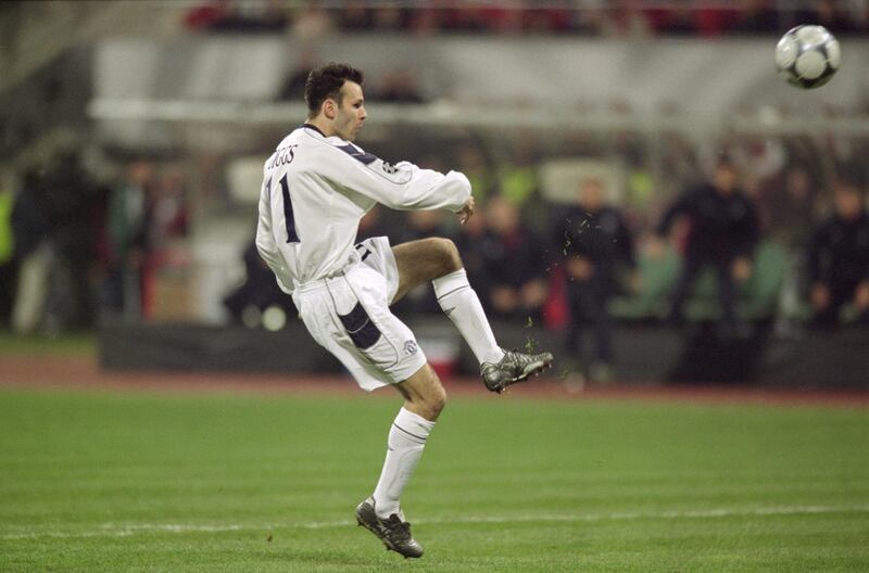 18 Apr 2001:  Ryan Giggs of Manchester United scores a consolation goal during the UEFA Champions League Quarter Finals second leg match against Bayern Munich played at the Olympic Stadium, in Munich, Germany. Bayern Munich won the match 2-1, and went through to the semi-finals with a 3-1 aggregate win. \ Mandatory Credit: Shaun Botterill /Allsport