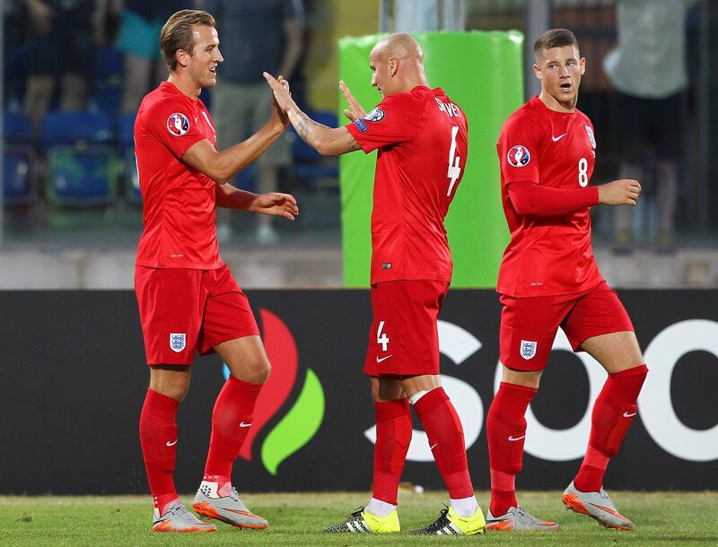 SAN MARINO, ITALY - SEPTEMBER 05:  Harry Kane (L) of England celebrates his goal with his team-mate Jonjo Shelvey (C) during the UEFA EURO 2016 Qualifier between San Marino and England at Stadio Olimpico on September 5, 2015 in San Marino, Italy.  (Photo by Marco Luzzani/Getty Images)