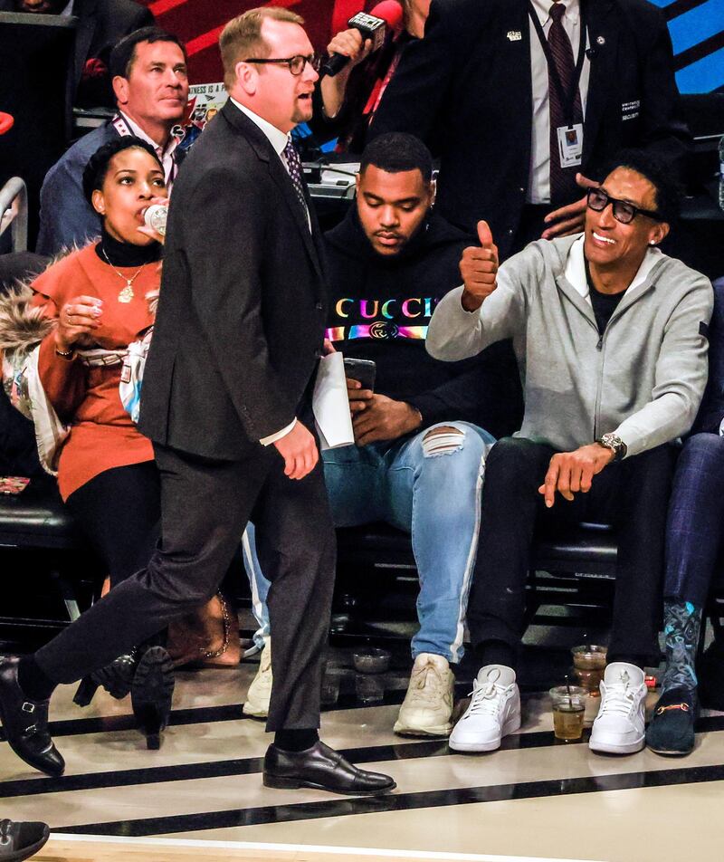 Former Chicago Bullls great Scottie Pippen gives thumbs up to Team Giannis head coach Nick Nurse. EPA