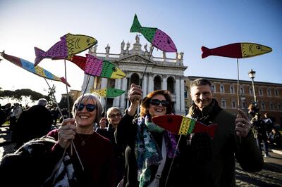 epa08071694 Supporters of the 'Sardines', an anti-populist left-wing movement, during a rally at San Giovanni Square in Rome, Italy, 14 December 2019. Italy's Anti-Salvini 'Sardines' movement takes to the streets to express its opposition to populist forces.  EPA/ANGELO CARCONI
