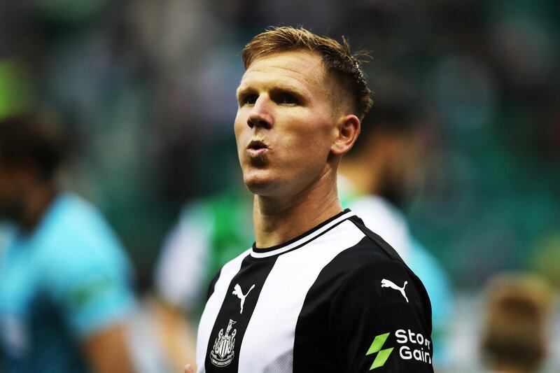 EDINBURGH, SCOTLAND - JULY 30: Matt Ritchie of Newcastle United looks on during the Pre-Season Friendly match between Hibernian and Newcastle United at Easter Road on July 30, 2019 in Edinburgh, Scotland. (Photo by Ian MacNicol/Getty Images)