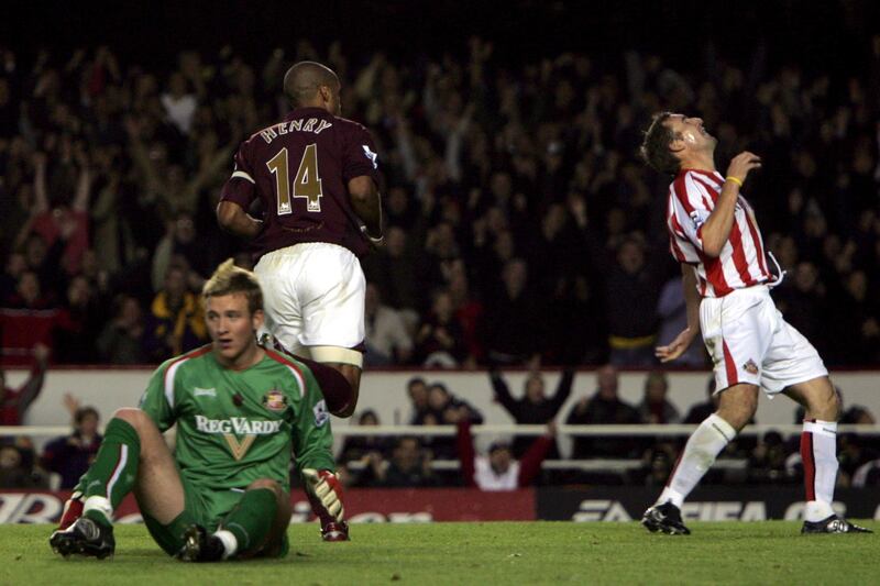 epa00568349 Sunderland's Ben Alnwick (L)  and Alan Stubbs react as  Arsenal's  Thierry Henry (C) celebrates his second goal during their English Premiership match at the Highbury Stadium in London Saturday, 5 November 2005.  NO ONLINE/INTERNET USE WITHOUT A LICENCE FROM THE FOOTBALL DATA CO LTD.  EPA/Tom Hevezi